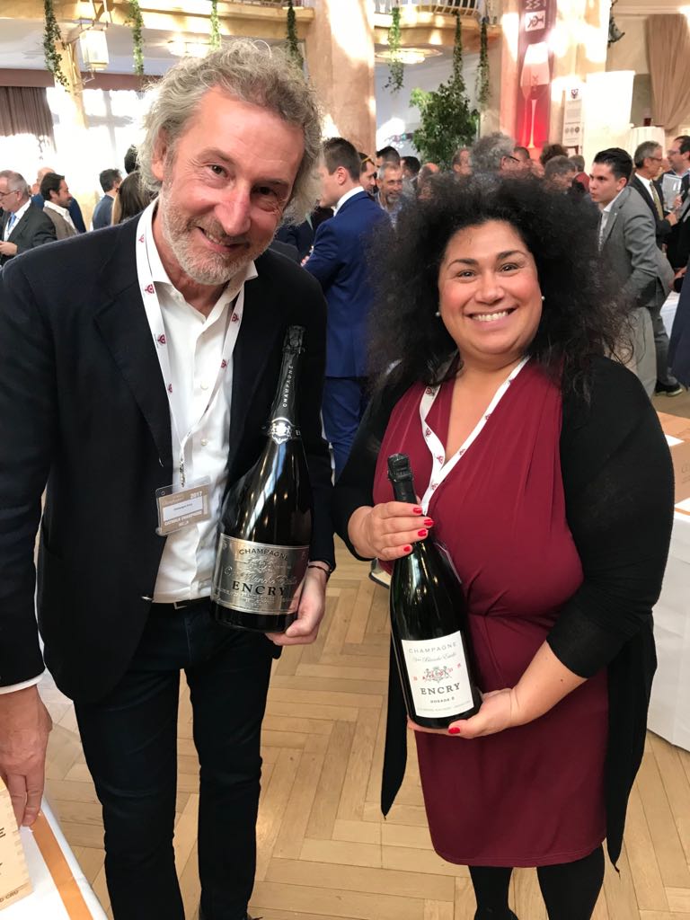 Enrico Baldin Maison Encry con Carol Agostini durante la giornata delle bollicine al Merano Winefestival