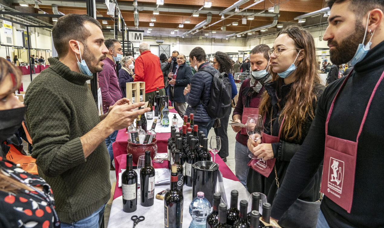 Operatori, stampa, blogger, espositori, winelovers, tutti pronti ai cancelli di partenza