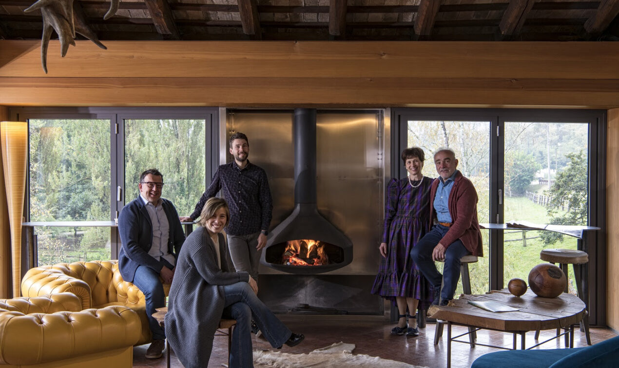 Sirk family in the livingroom of La Subida Country Resort in Cormons