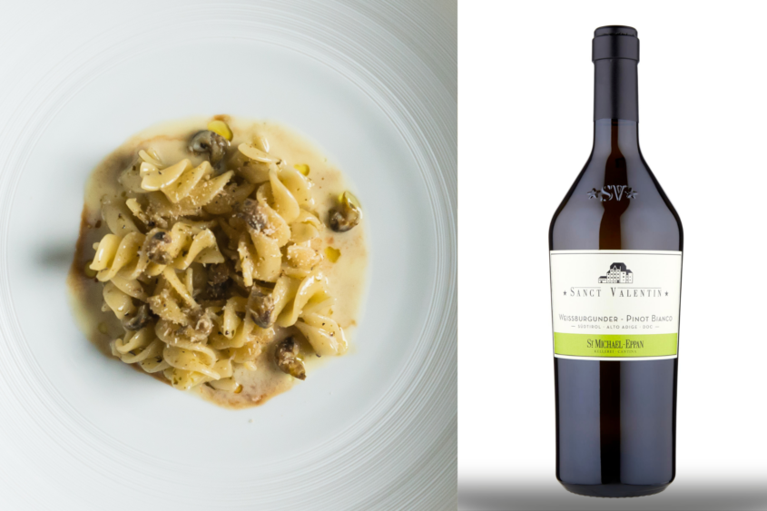 San Michele Appinao: Pinot Bianco Sanct Valentin con primo piatto 2022