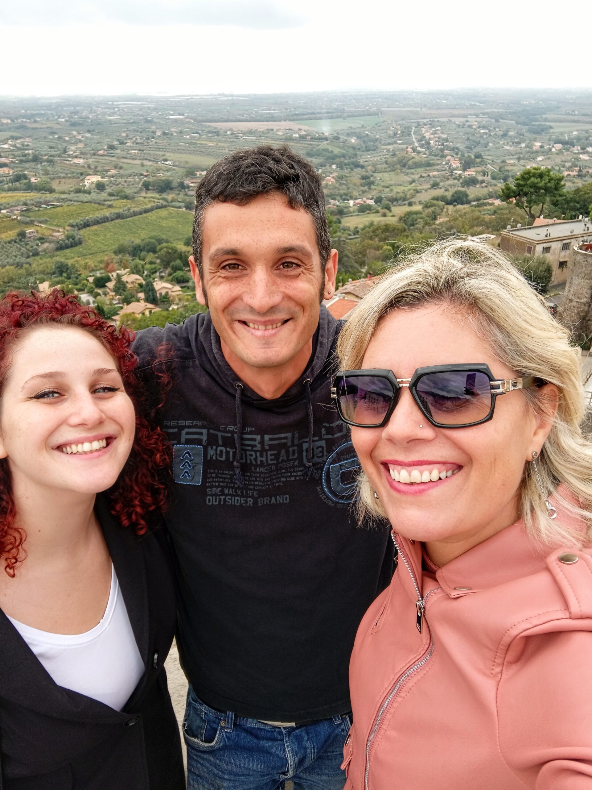 Sulla torre di Lanuvio insieme a Riccardo del Frate, Ilaria Castagna e Cristina Santini