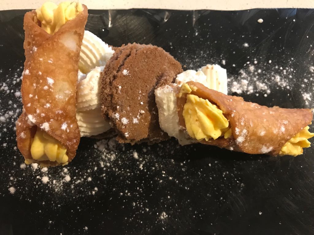 Un dolce con mousse di zafferano eseguito da Carol Agostini