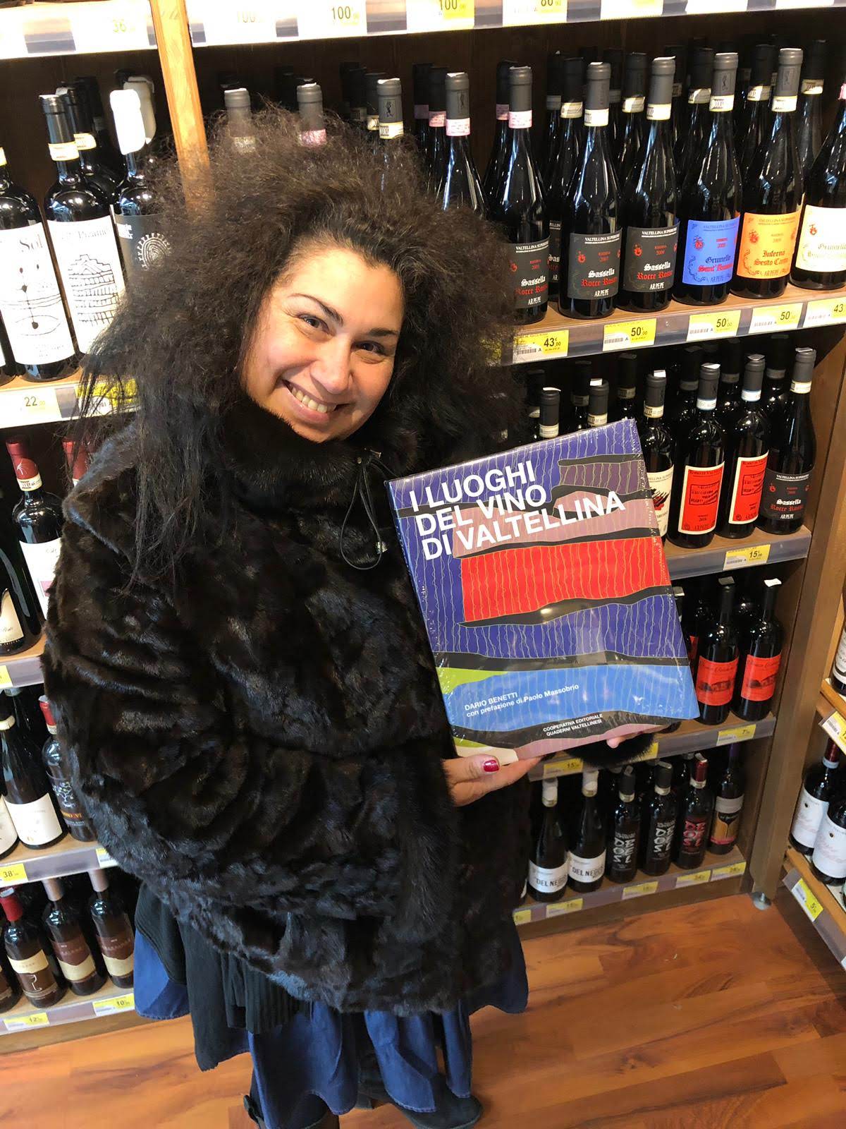 Il libro scritto da alcuni colleghi sommelier e giornalisti a cui ho partecipato come degustatore durante gli assaggi dei vini della Valtellina, in foto Carol Agostini