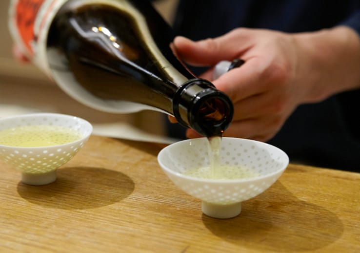 Il servizio del sake, articolo da comunicato stampa: Il Sake giapponese approva a Bologna con AIS 2023, foto da comunicato stampa