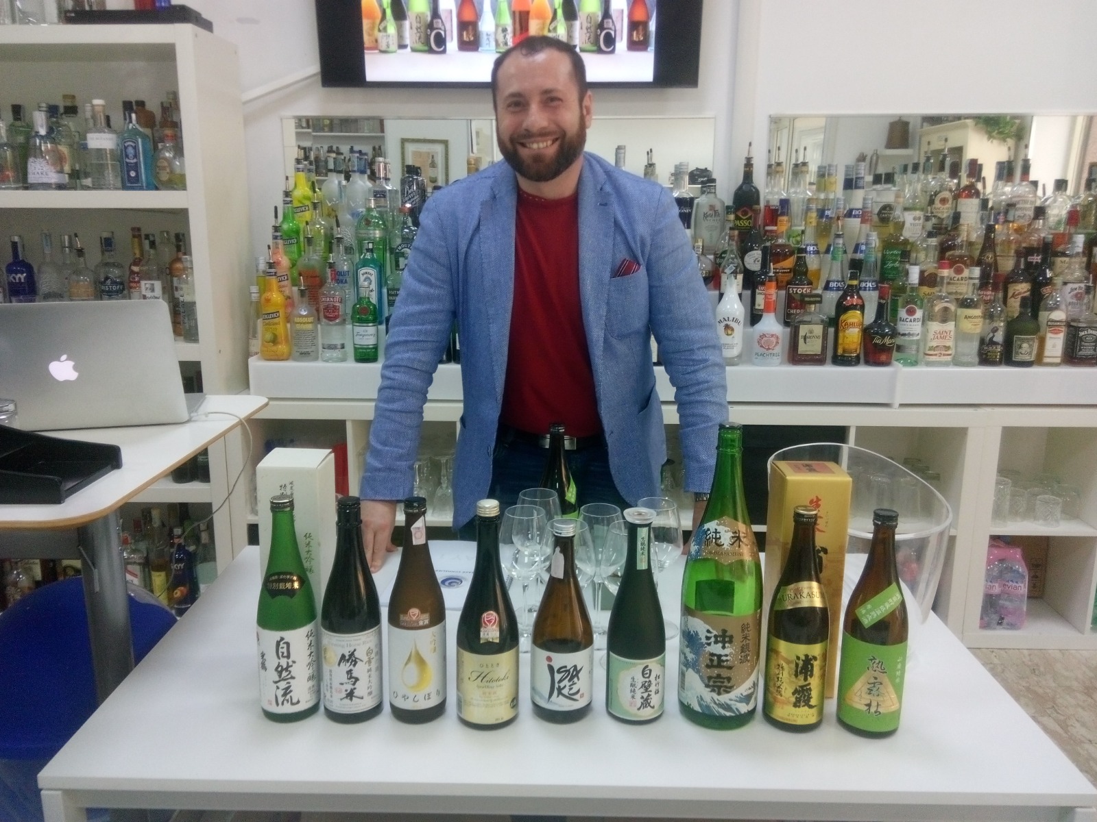 Gaetano Cataldo pronto a raccontare tutto sul sake giapponese, foto da comunicato stampa
