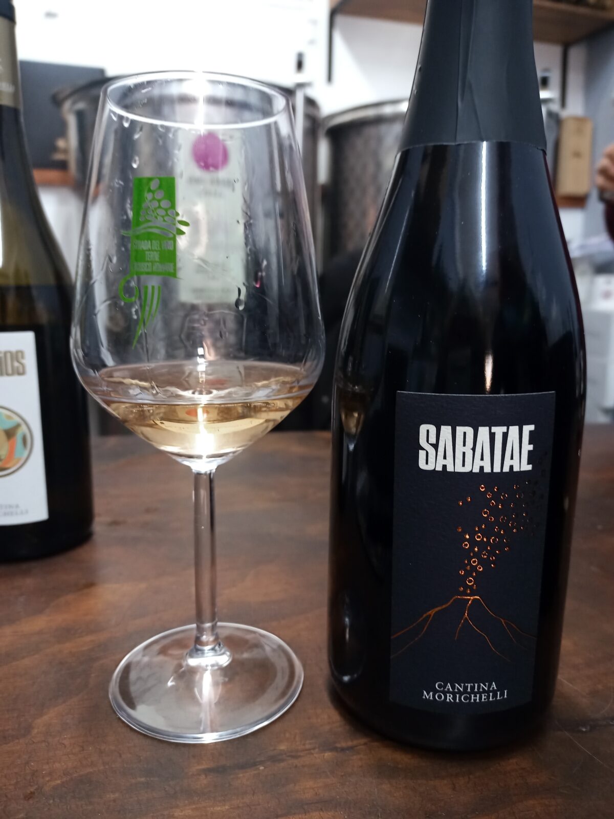 Sabatae Metodo Classico da Violone cantina Morichelli, foto di Partners in Wine