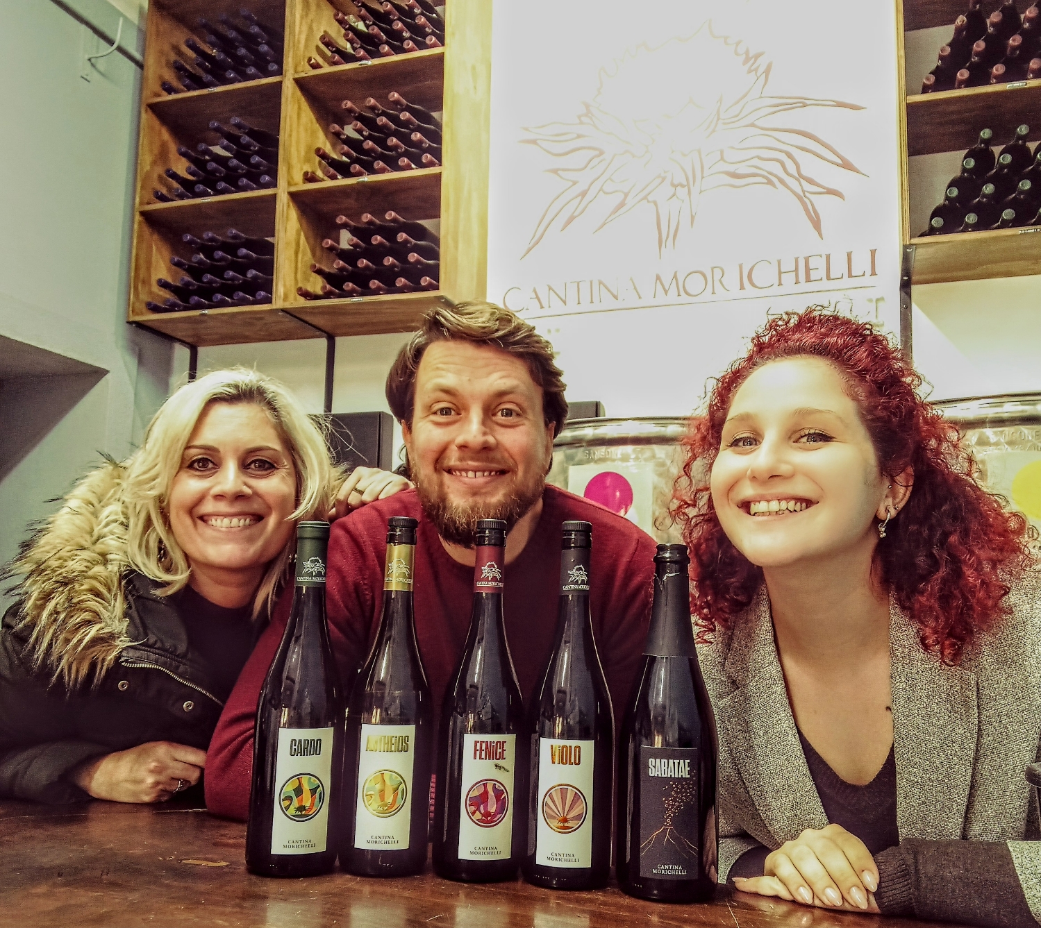 Cristina Santini e Ilaria Castagna Partners in Wine con Matteo della Cantina Morichelli, foto delle autrici