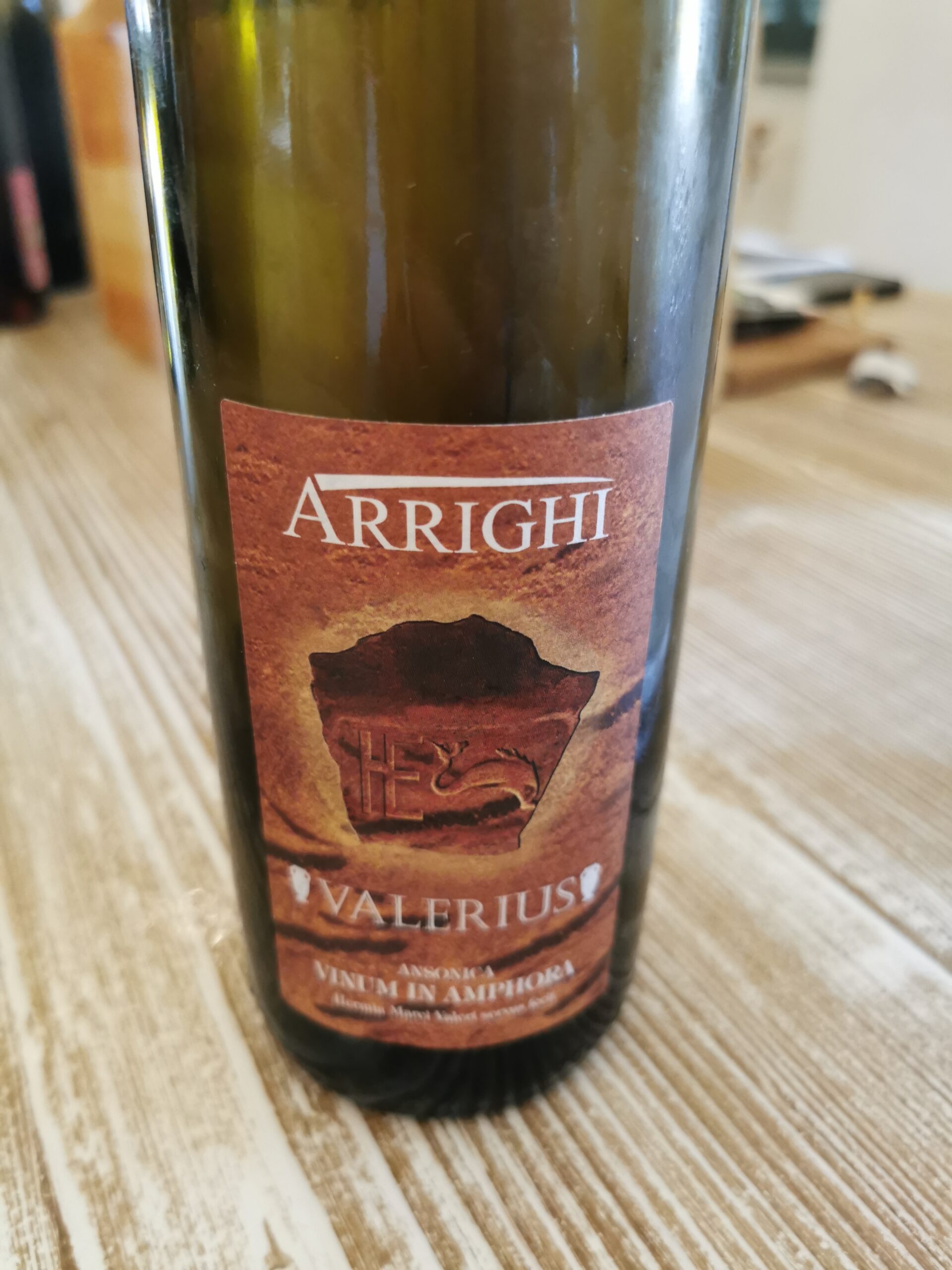Bottiglia Valerius di Arrighi, articolo: Vini della Costa, l'anteprima a Lucca Gustosa 2023, foto di Elsa Leandri