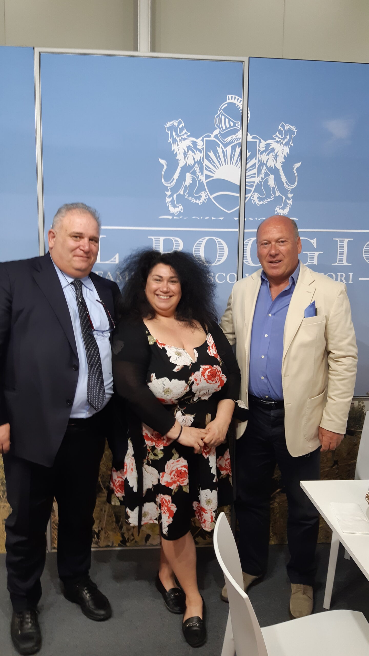 VeronaFiere Vinitaly, Carol Agostini con Carmine Fusco cantina agricola Il Poggio e Roberto Mattozzi