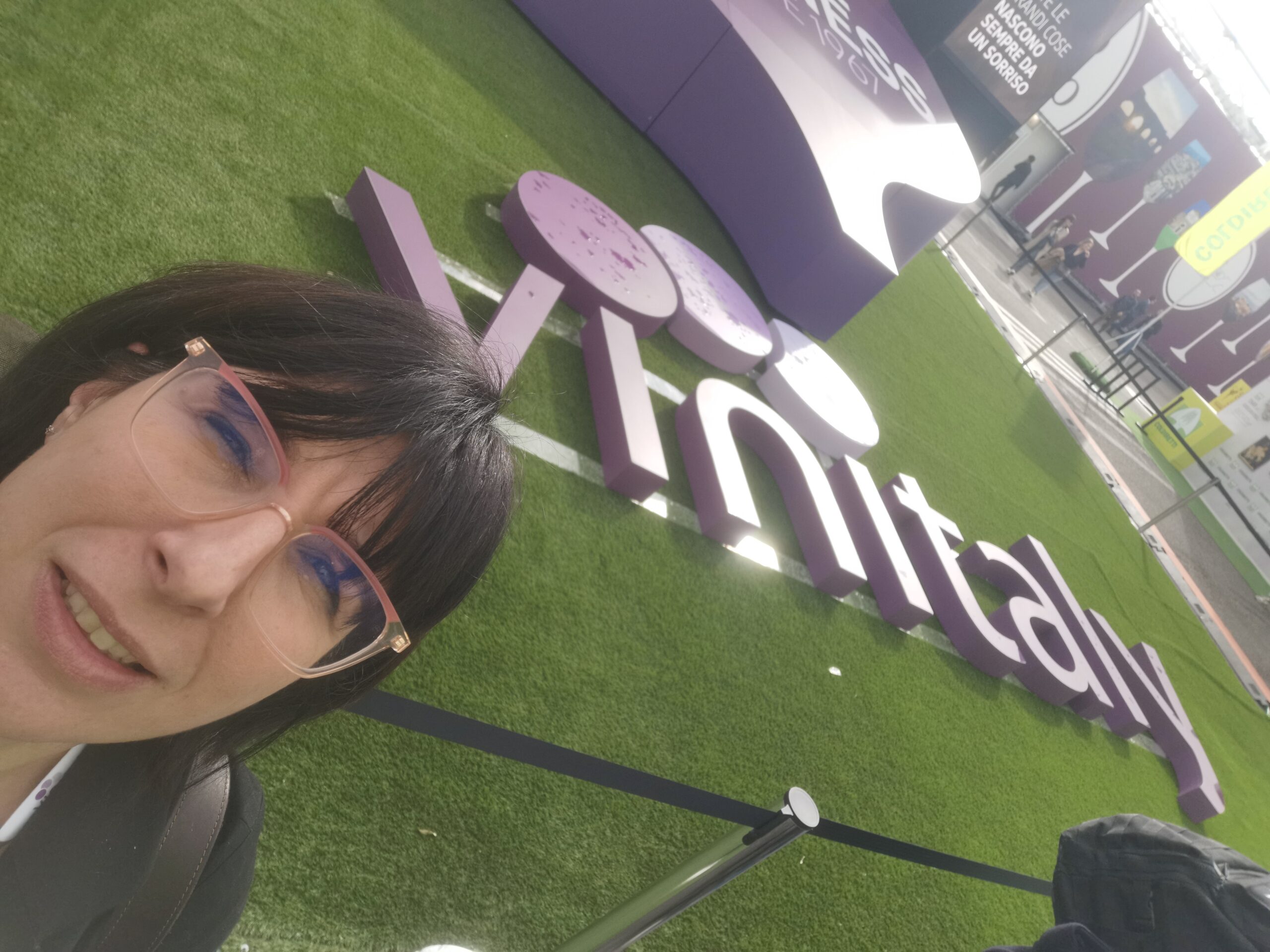 Elsa Leandri al Vinitaly 2023, foto autrice articolo