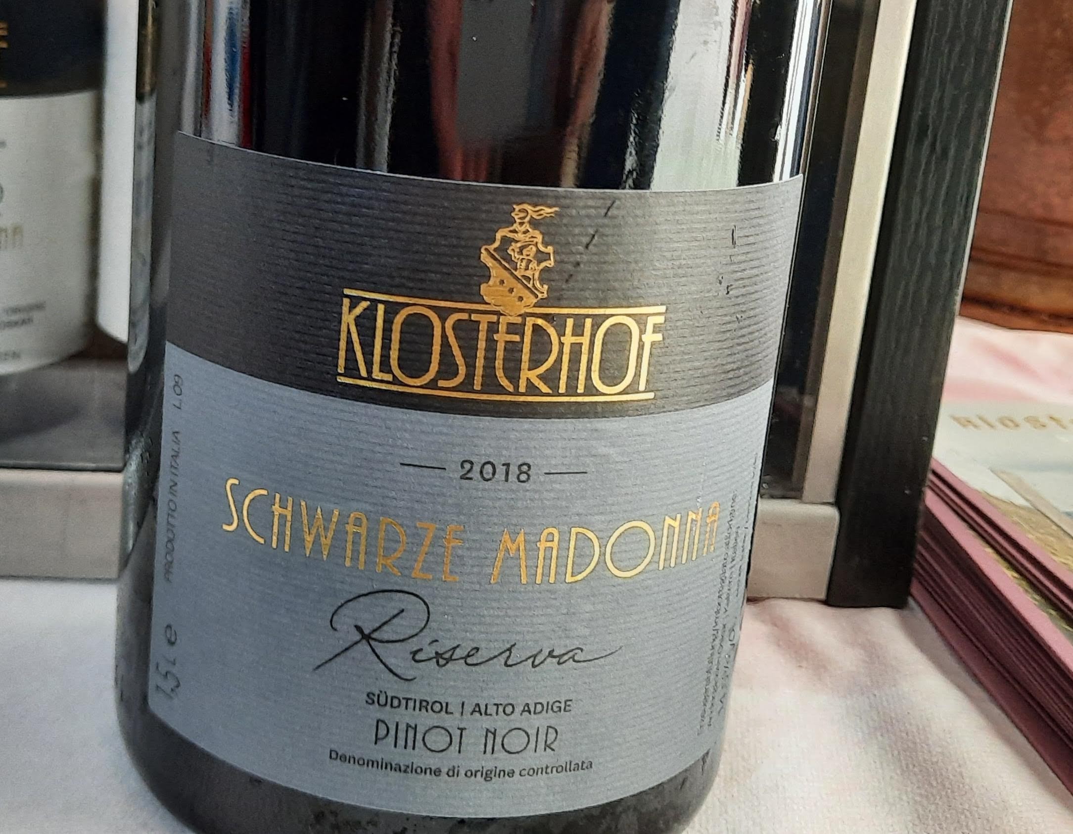 Schwarze Madonna Pinot Nero Doc Riserva 2018 Klosterhof, Vignaioli Contrari 2023, foto di Adriano Guerri