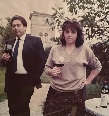 Leonello Letrari con la figlia enologa Lucia, foto originale dall'azienda del 1987