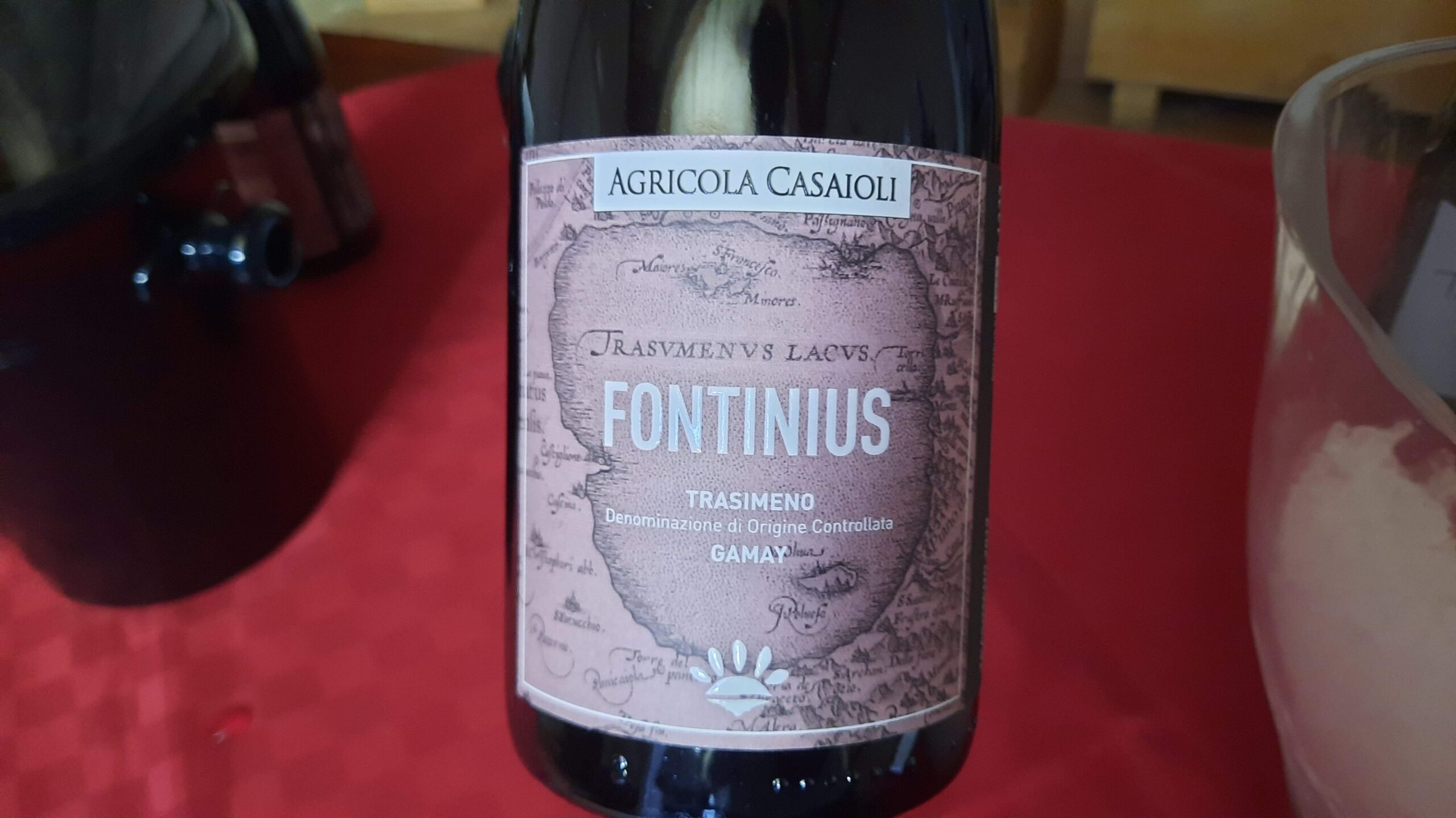 Fontinius Trasimeno Doc Gamay 2019 Az. Agricola Casaioli, foto e articolo di Adriano Guerri: Corciano Castello di vino 2023, tra assaggi e borgo storico