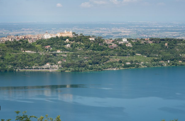 Lago Albano con vista su Roma, articolo: PROGETTO ROMA DOCet 2023, un viaggio sensoriale intenso, foto di Cristina Santini