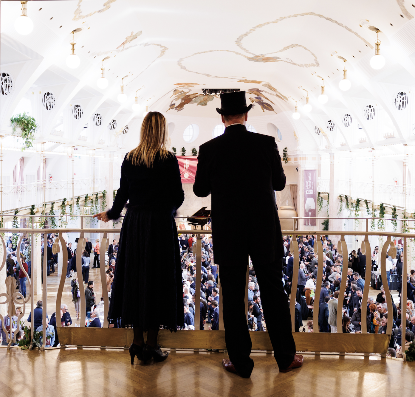 Helmuth Köcher e Stefania Mafalda, foto da comunicato stampa, articolo: The WineHunter Award Platinum 2023 at Merano WineFestival