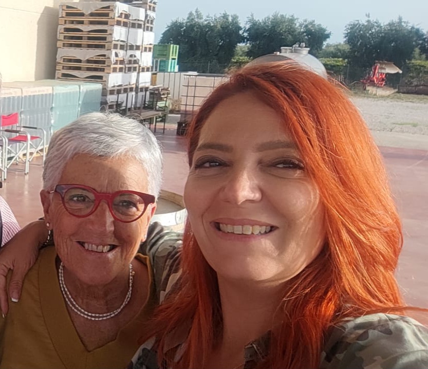 Cantina La Marchesa vendemmia 2023, progetti e attualità, Rosaria Benedetti con Marika Maggi, foto dell'autrice articolo