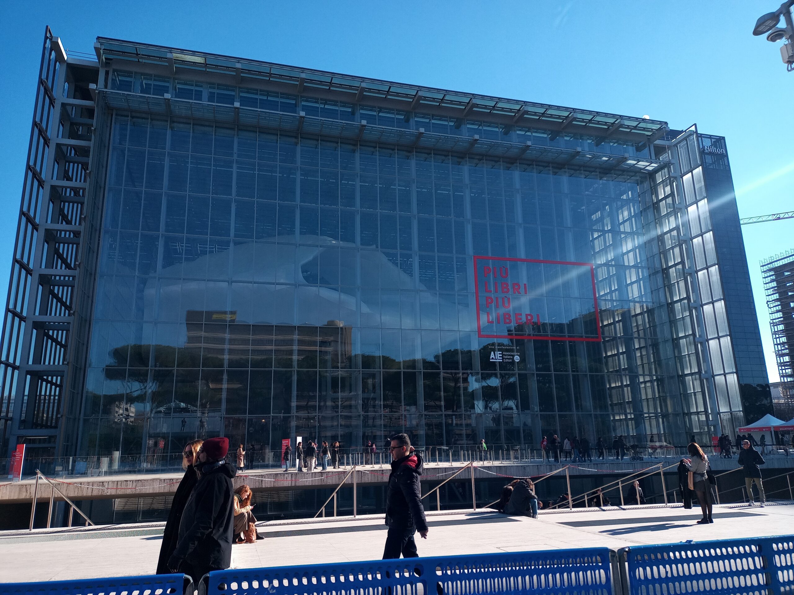 Fiera Nazionale della Piccola e Media Editoria 2023, articolo di Cristina Santini, foto autrice ingresso manifestazione