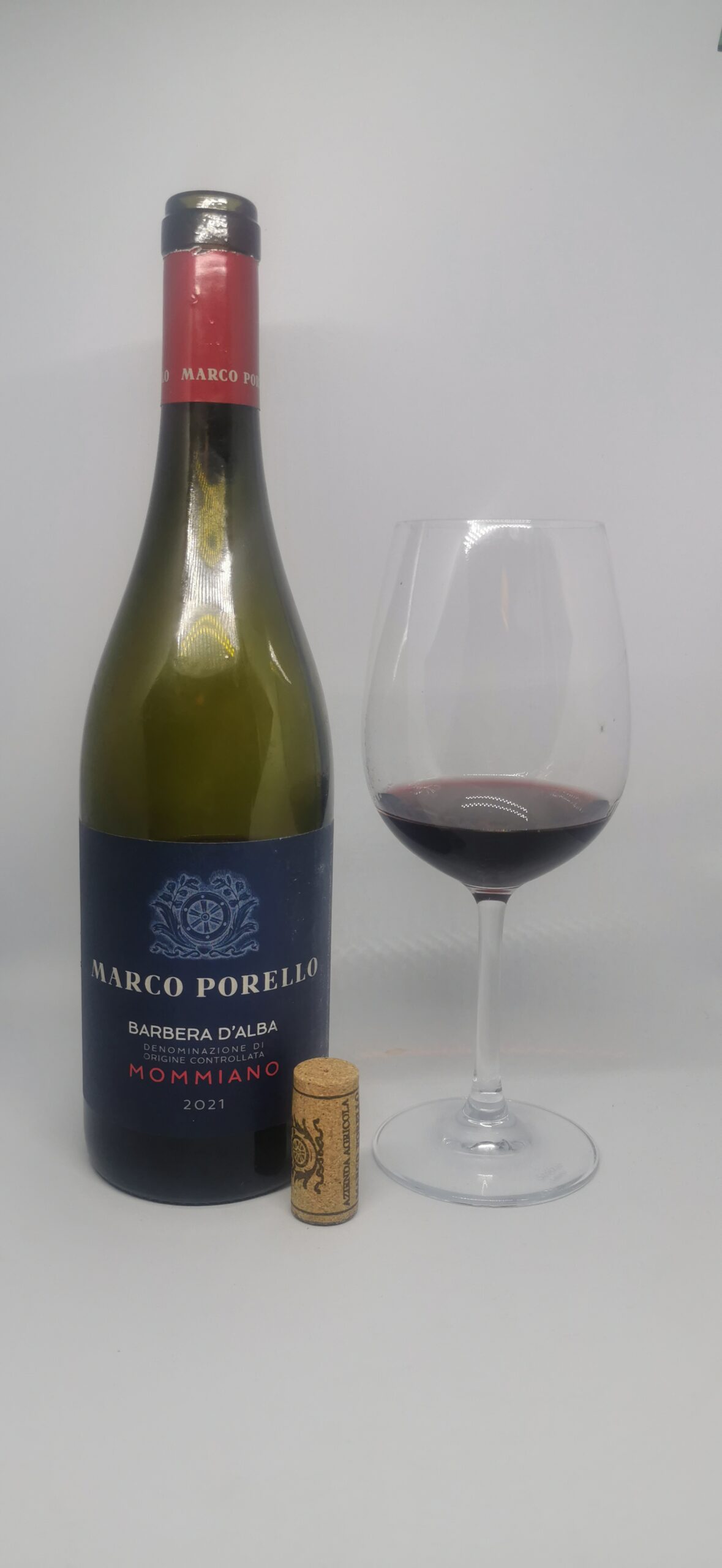 Barbera d’Alba Mommiano 2021, foto dell'autrice, articolo: Marco Porello e il suo Asti che incanta i palati dal 1994