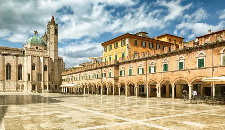 Ascoli Piceno, articolo: Gobbi e Mannocchi dal 1960, a Montalto Marche, cuore piceno