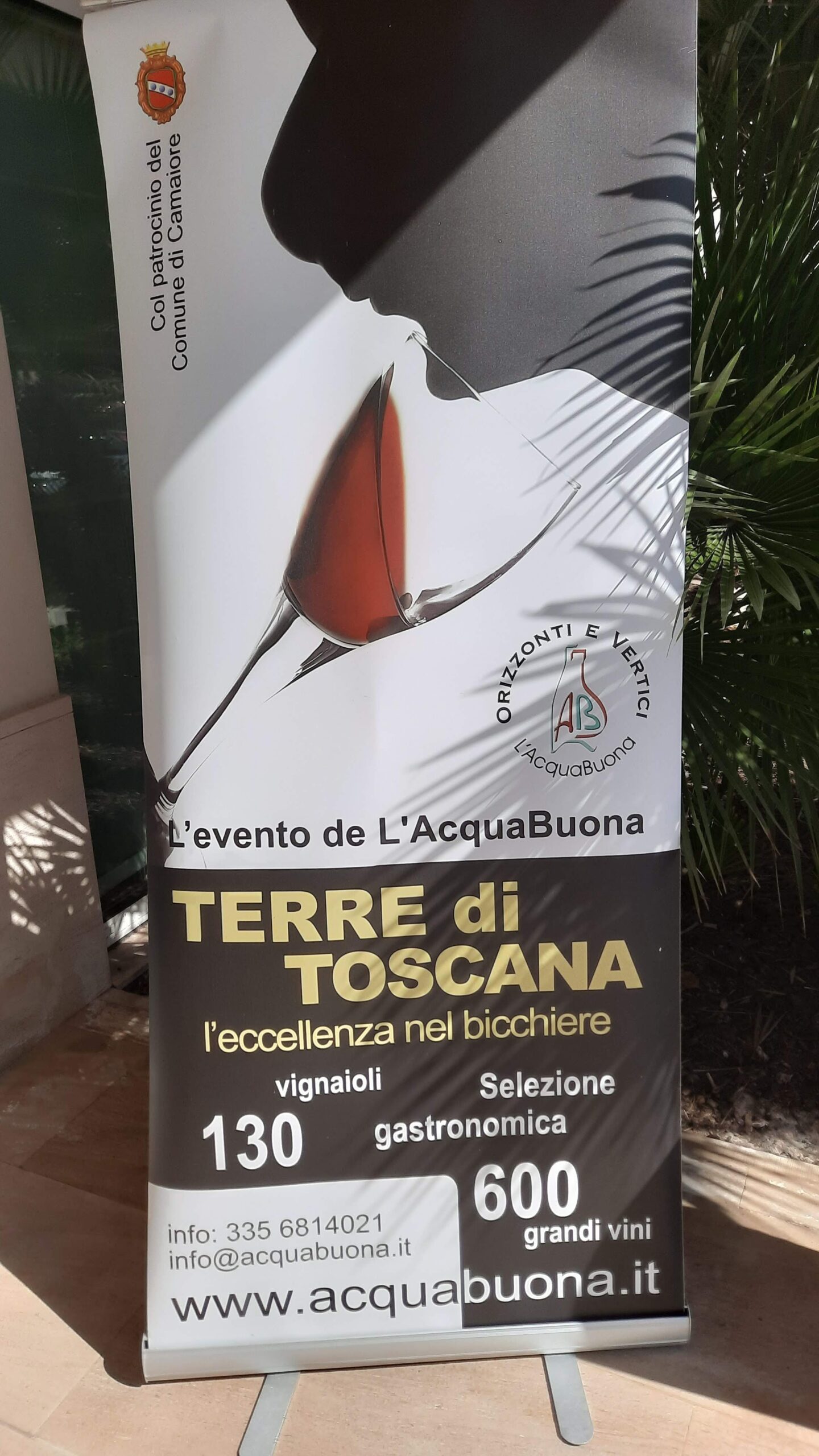 Vela all' ingresso della Kermesse, articolo: Terre di Toscana 16°edizione 2024, un trionfo versiliése, foto dell'autore